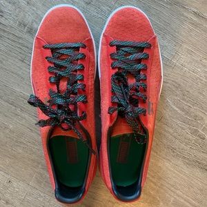 Like new Puma Clyde orangey red sneakers